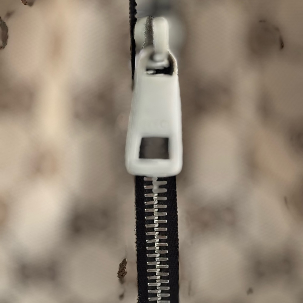 Gucci Backpack Drawstring Gg Canvas Medium - image 4